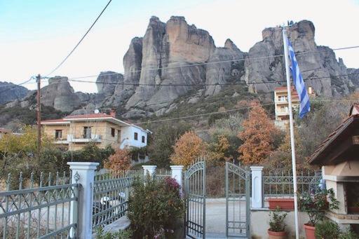 In The Shadow Of Meteora Kalambaka Exterior foto